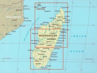 Mappa del Madagascar e isole Comore con spiagge, luoghi panoramici, riserve naturali